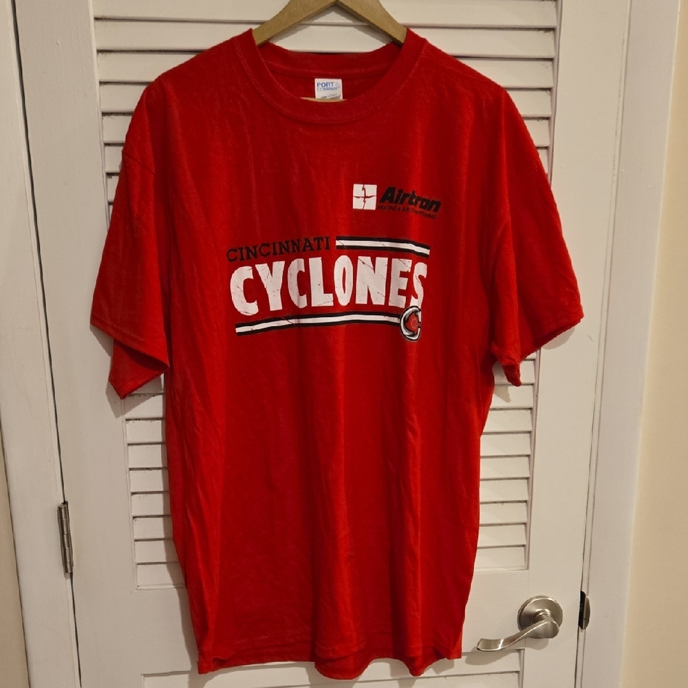 NWOT Cincinnati Cyclones Red T-Shirt